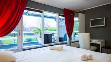 Standardzimmer | Minibar, Schreibtisch, kostenloses WLAN, Bettwäsche