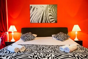 Deluxe Room | Minibar, desk, free WiFi, bed sheets - Alex Rooms (Zwanenburg)