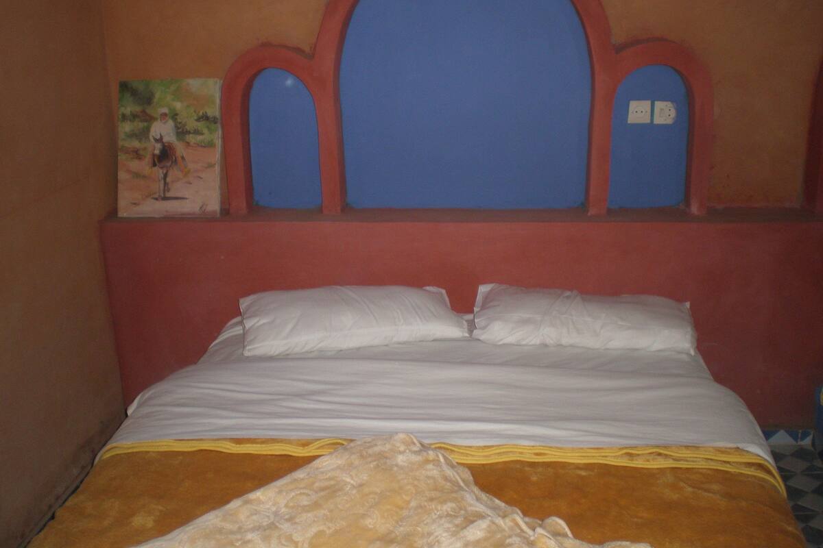 Standard Double or Twin Room, Private Bathroom | In-room safe, desk, WiFi (free), individually decorated