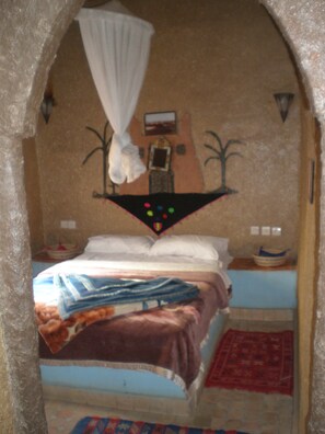 Caja de seguridad en la habitación y decoración personalizada