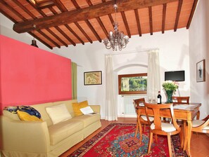 26-Zoll-Flachbildfernseher mit Satellitenempfang, LCD-Fernseher