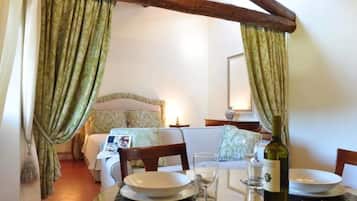Deluxe Apartment for 2 people | Private kitchen | Espresso maker, fridge, microwave, stovetop