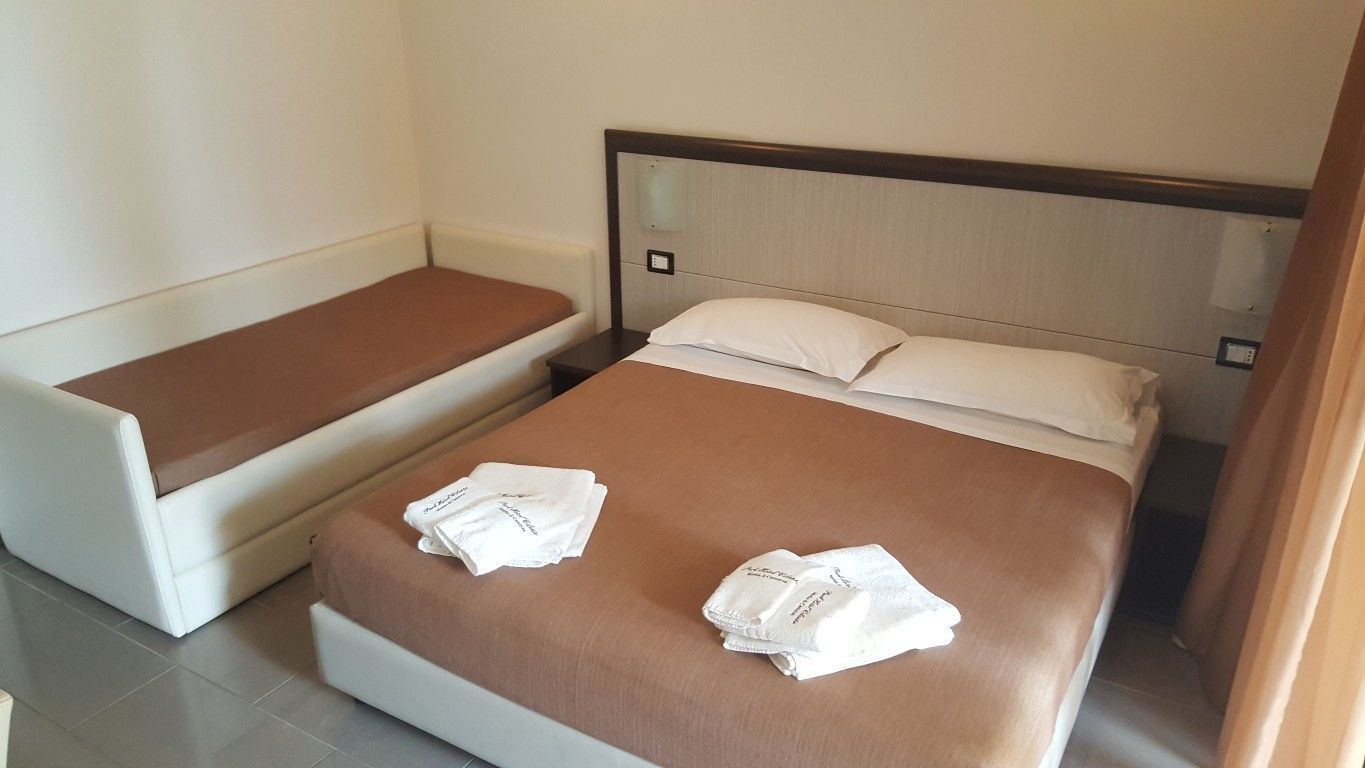 triple room | minibar, in-room safe, desk, soundproofing