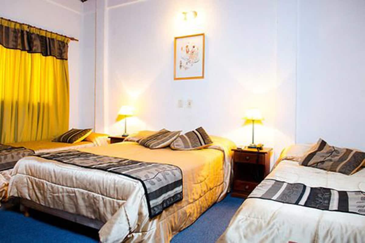 Quadruple Room | In-room safe, desk, free WiFi