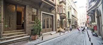 Galata Tower VIP Apartment Suites