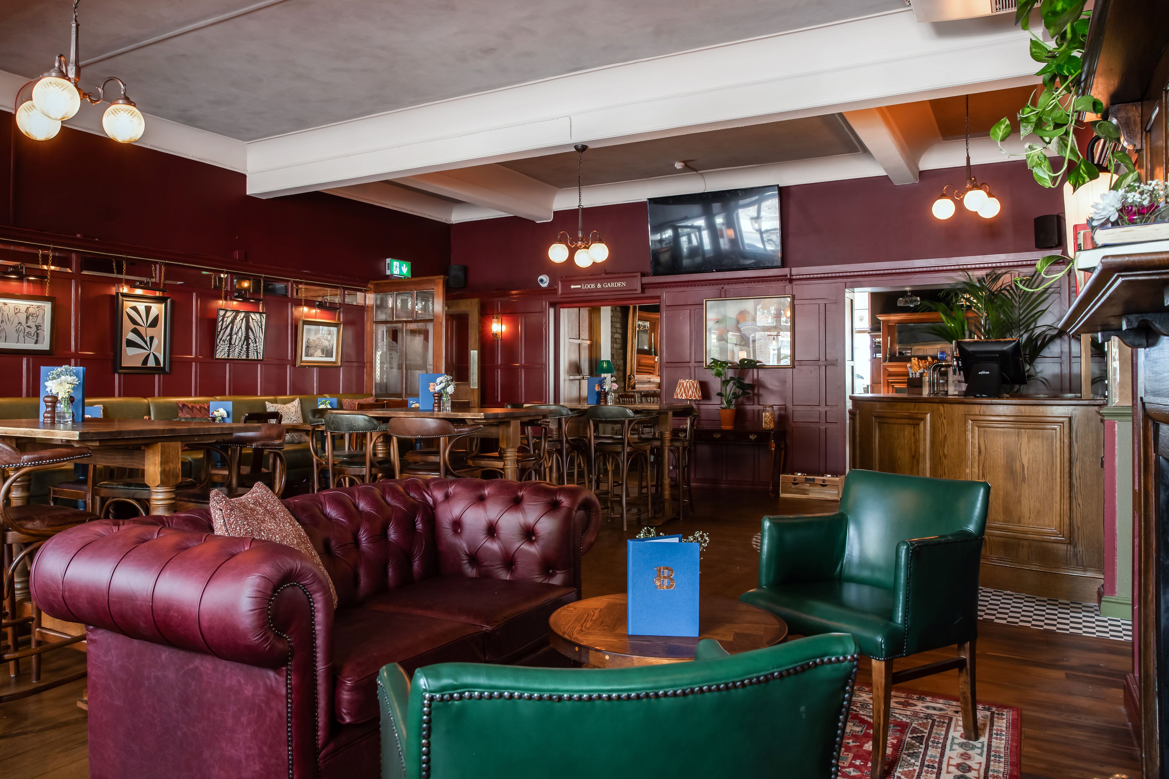 daily cooked-to-order breakfast (gbp 15 per person)