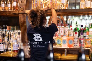 Bar (on property) - Brewers Inn Hotel (London)