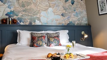 Minibar, in-room safe, individually decorated, desk