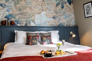 Minibar, két bảo mật tại phòng, trang trí khác biệt, bàn 