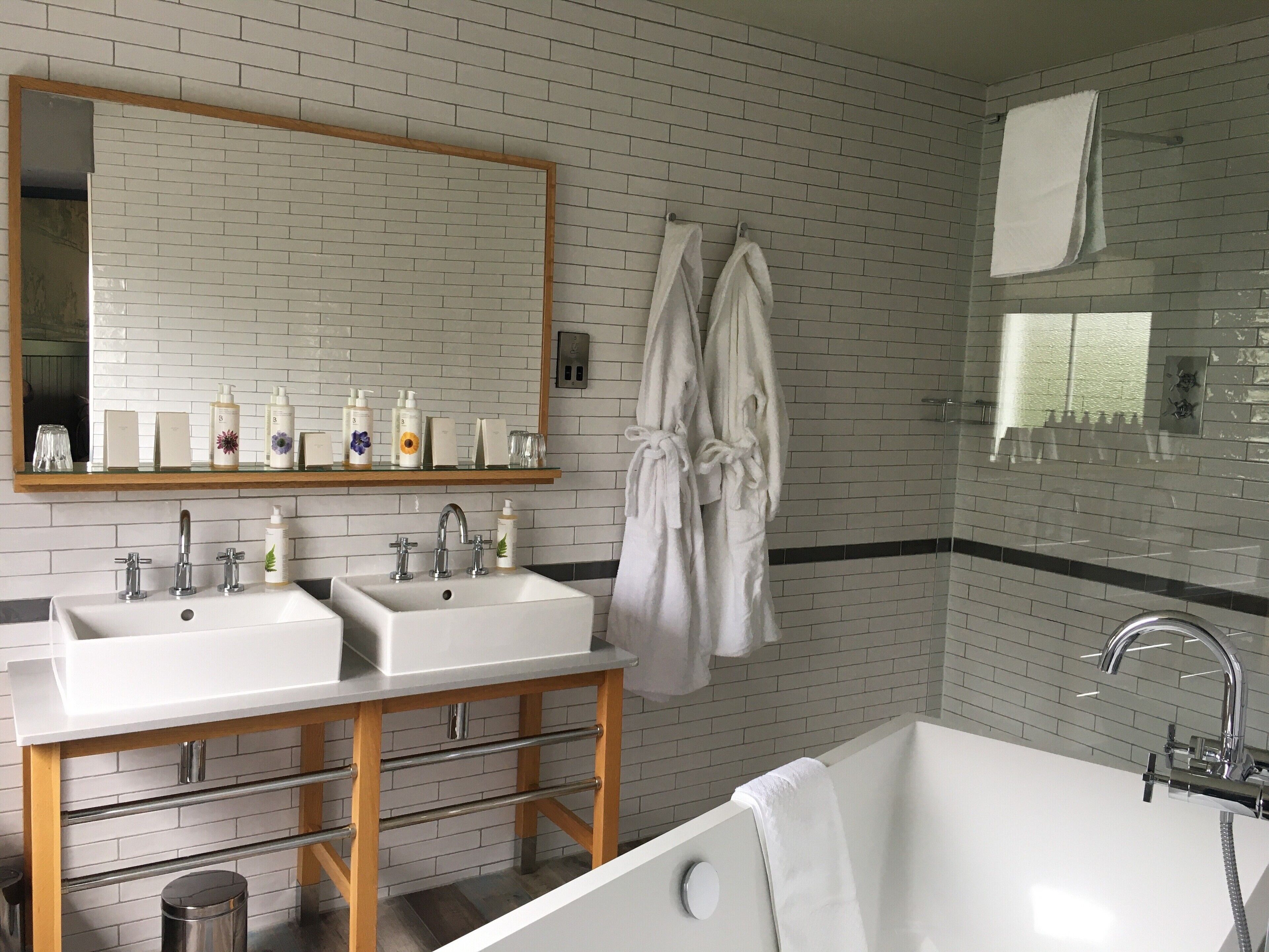 studio suite | bathroom | shower, free toiletries, hair dryer, towels