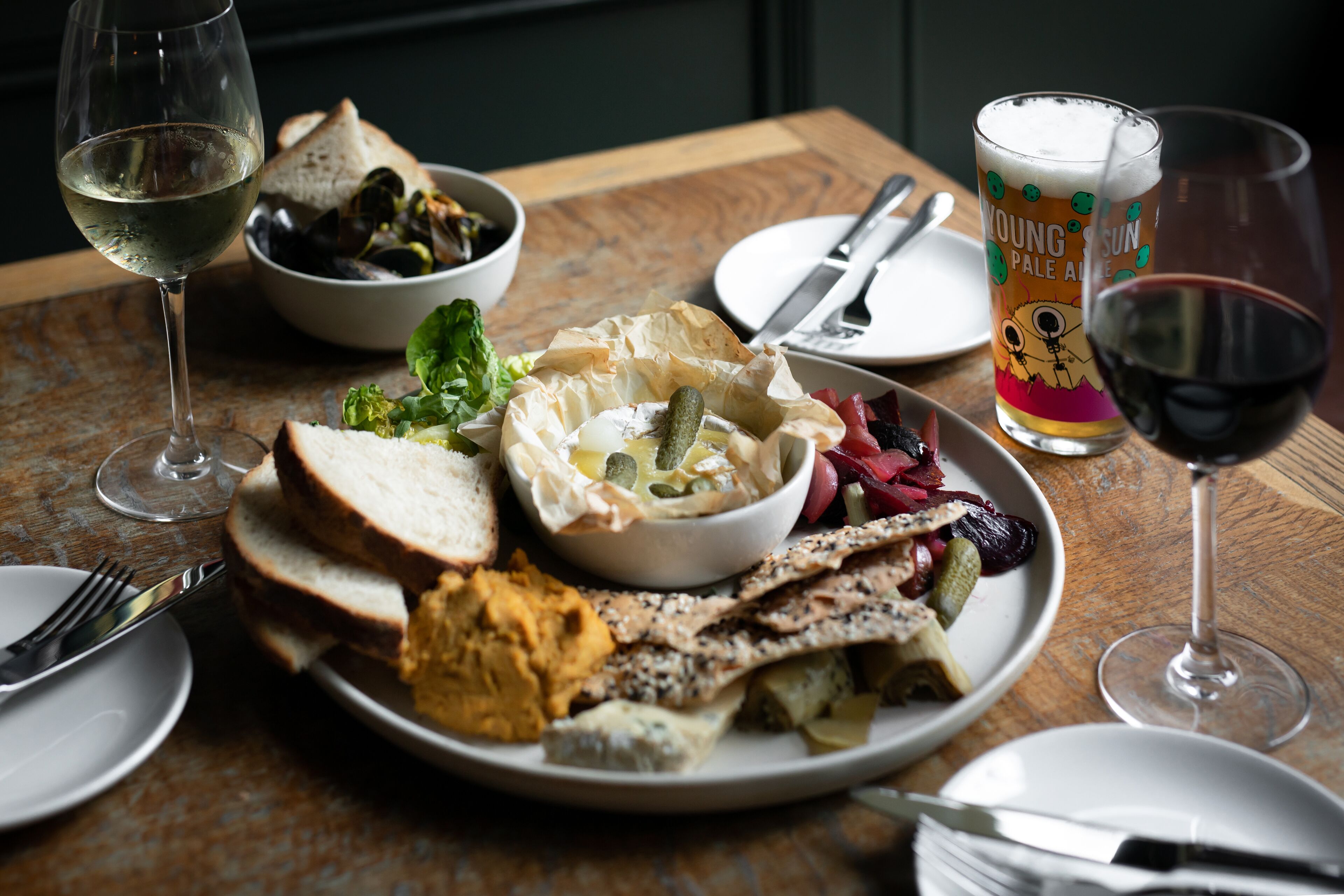 breakfast, lunch and dinner served