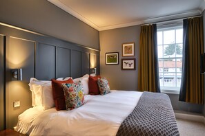 Classic Double Room | Individually decorated, individually furnished, desk, iron/ironing board - Bull's Head Hotel (Chislehurst)