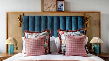 Classic Double Room | Desk, iron/ironing board, free WiFi, bed sheets