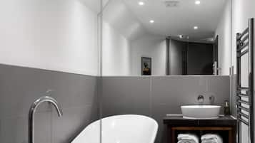 Artículos de tocador gratuitos, secador de pelo, toallas