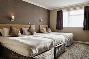 Coffres-forts dans les chambres, Wi-Fi gratuit, draps fournis