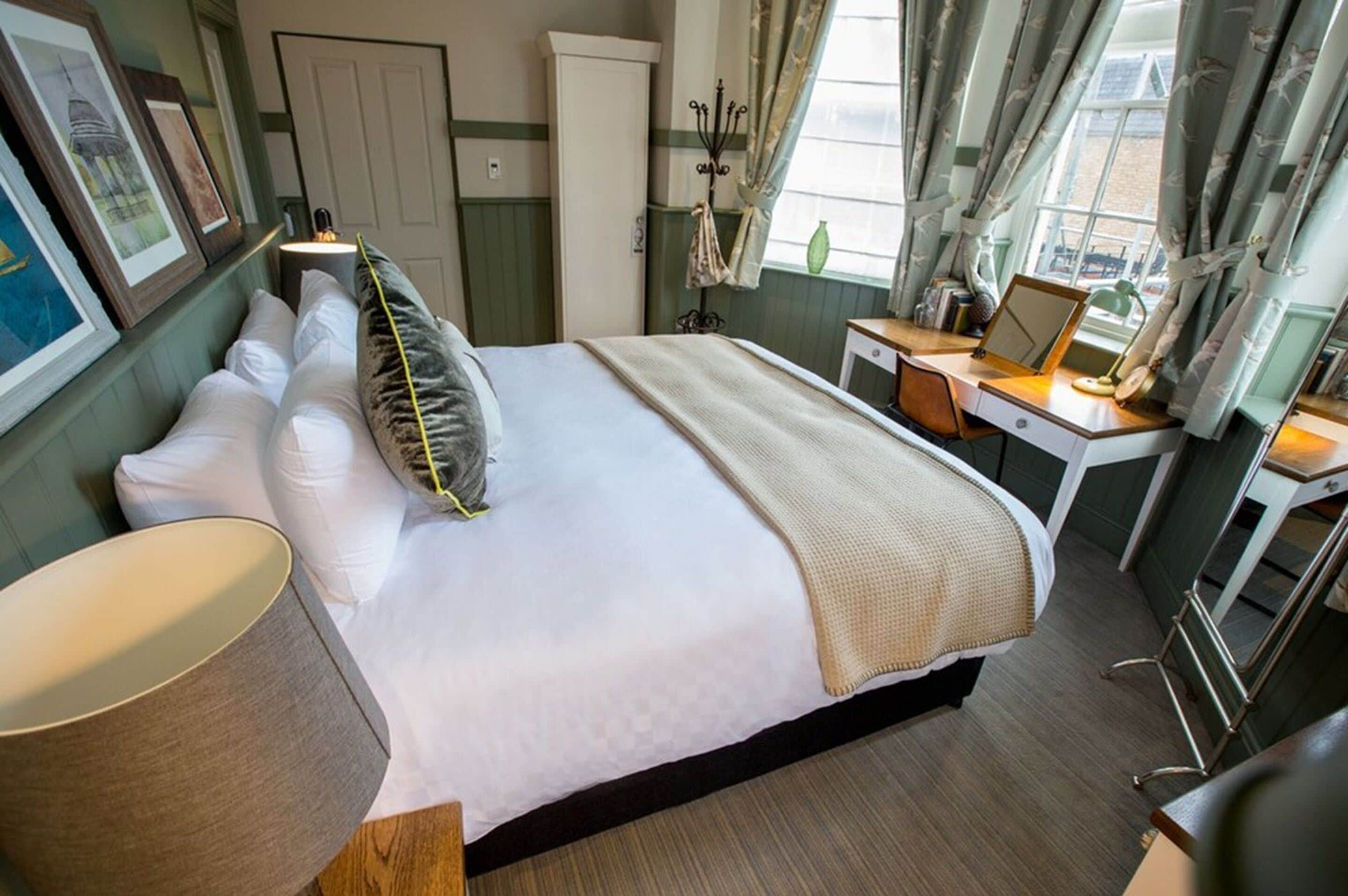 double room | free minibar items, in-room safe, desk, iron/ironing board