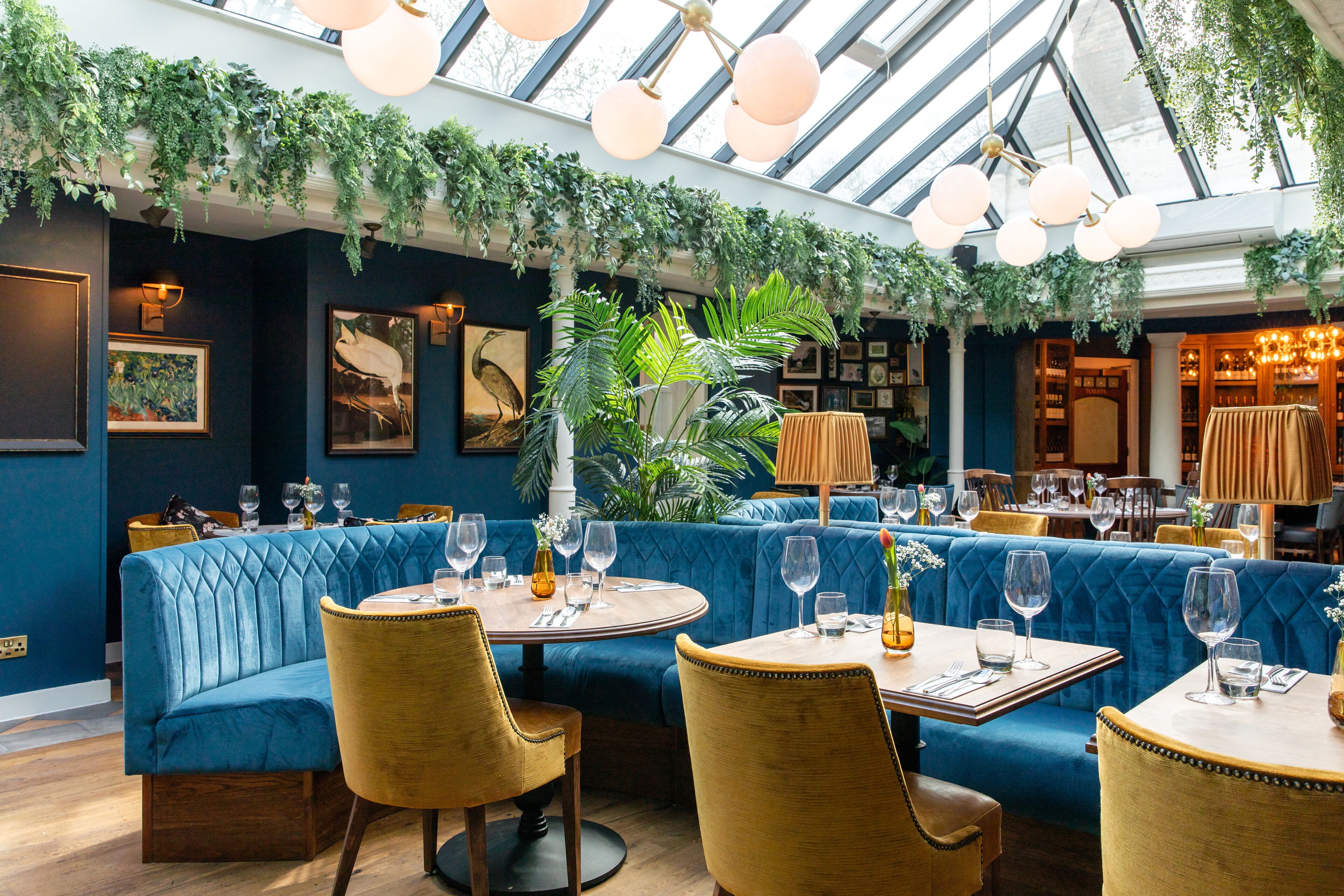 Breakfast, lunch and dinner served