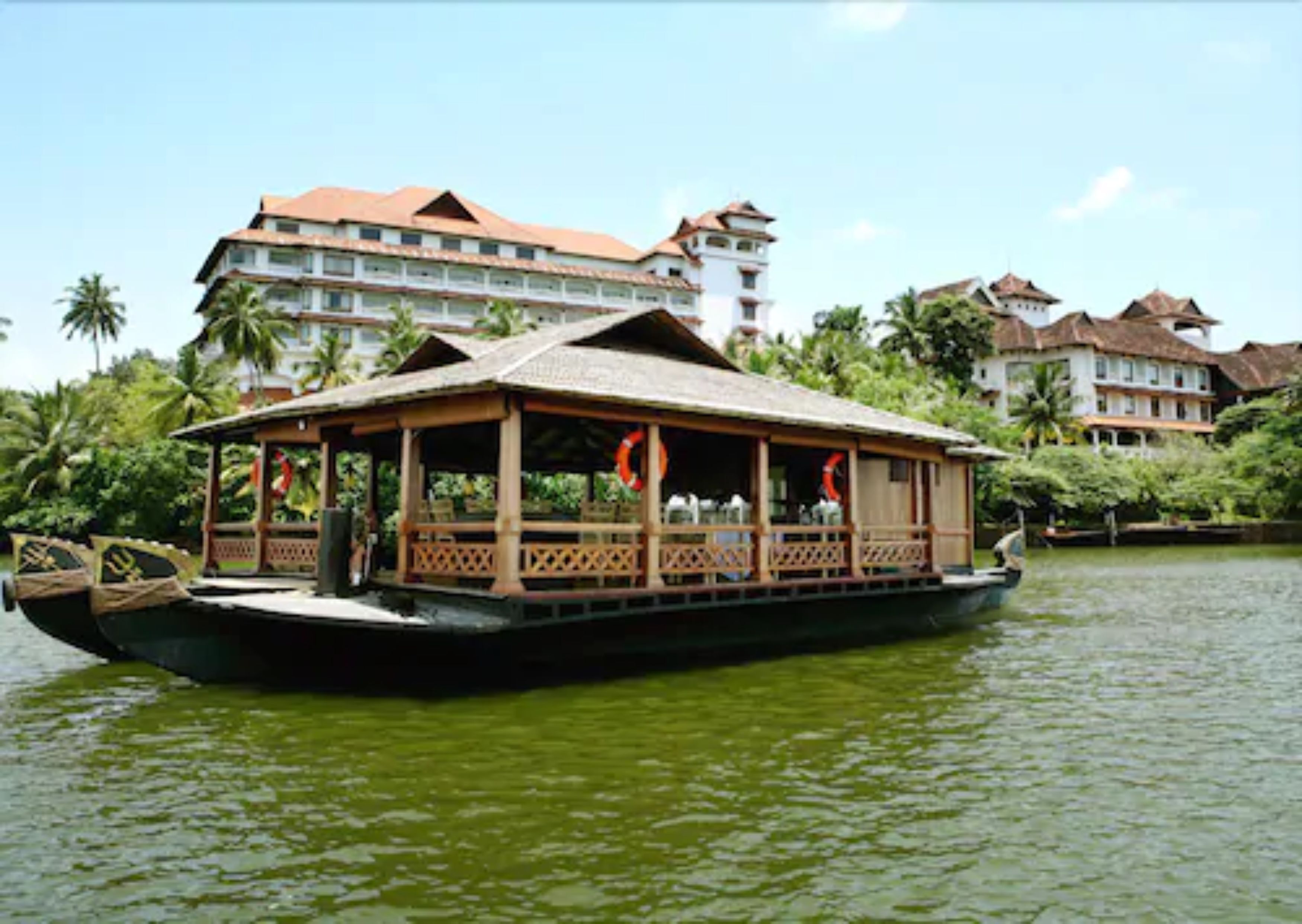 Mahayana Houseboat | Exterior