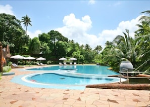 Outdoor pool, pool loungers