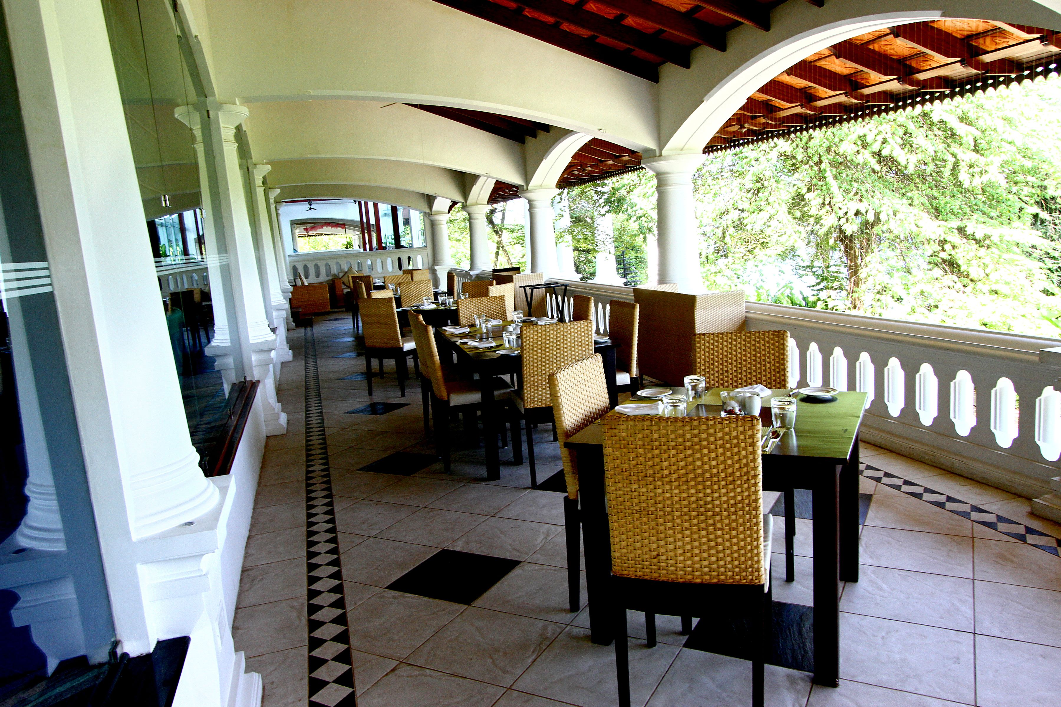 Café da manhã com buffet todos os dias mediante uma taxa
