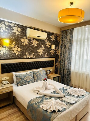 Deluxe Double Room | Premium bedding, pillowtop beds, minibar, in-room safe - Tugra Hotel (Istanbul)