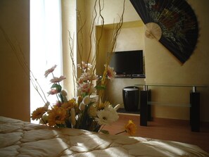 Egyptian cotton sheets, soundproofing, cots/infant beds, free WiFi