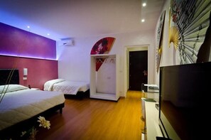 Egyptian cotton sheets, soundproofing, cots/infant beds, free WiFi