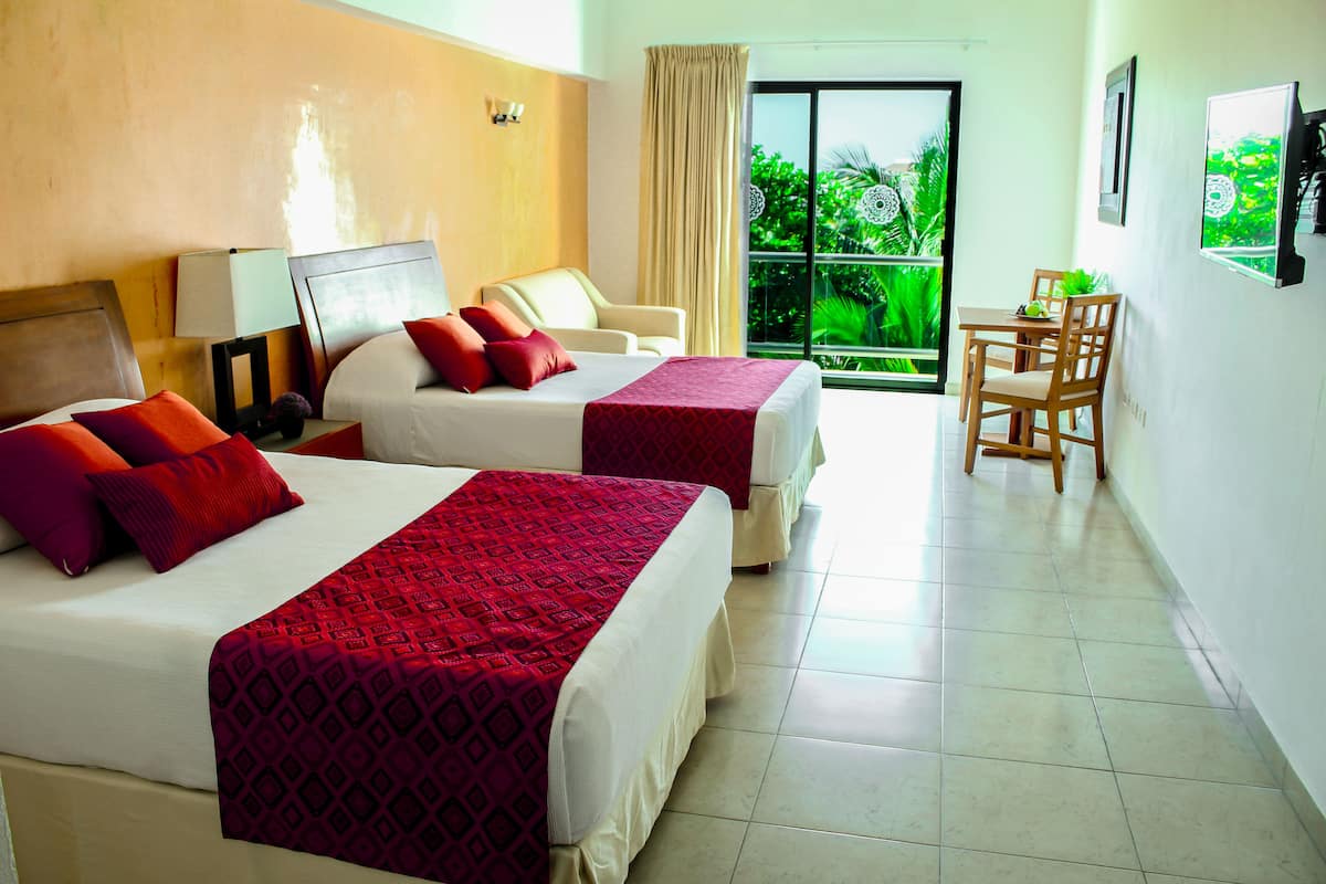 Studio, Ocean View | Minibar, in-room safe, individually furnished, blackout drapes