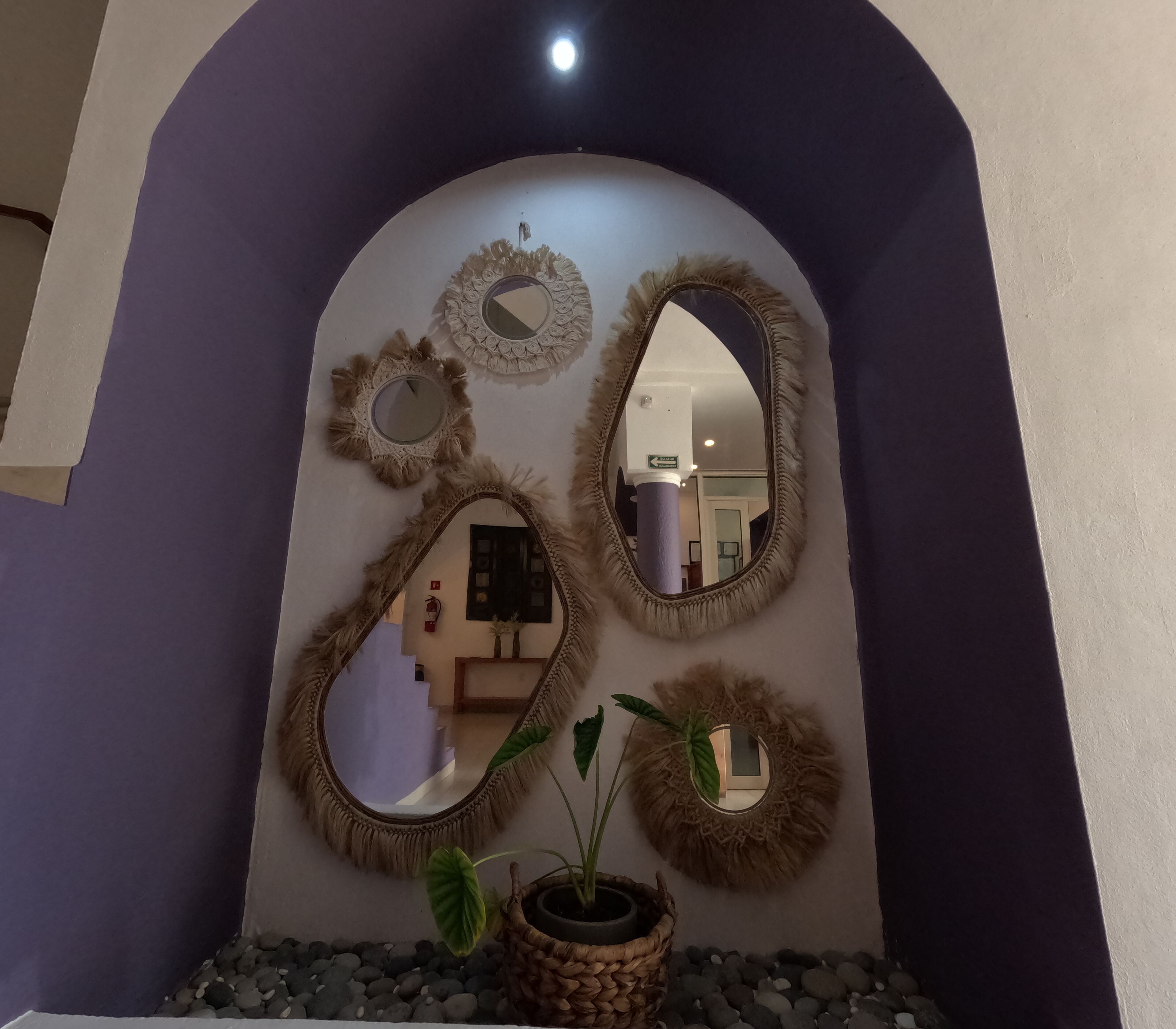 32-inch plasma TV with cable channels, TV