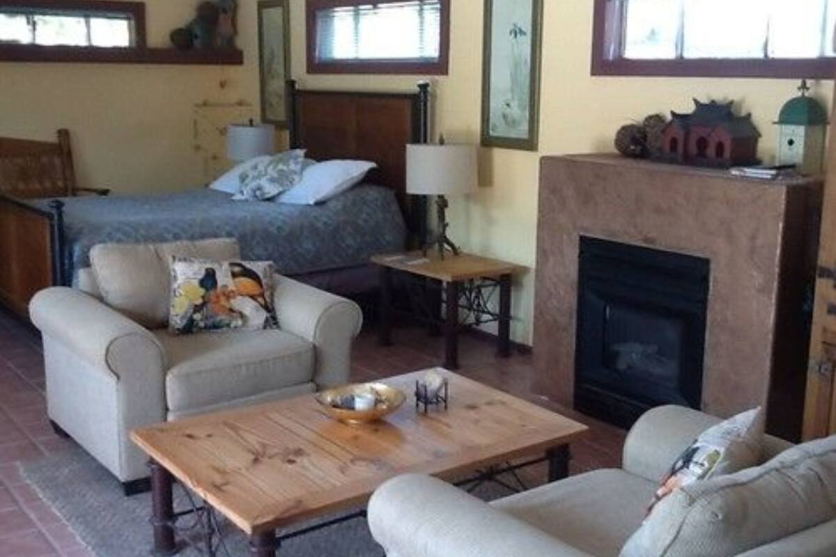 Studio Suite, 1 Bedroom, Refrigerator & Microwave
