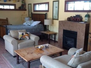 Studio Suite, 1 Bedroom, Refrigerator & Microwave