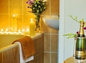 Chambre Simple, 1 lit une place, salle de bains attenante | Salle de bain