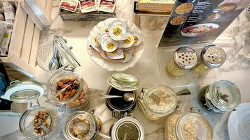 Tägliches inbegriffenes Frühstücksbuffet