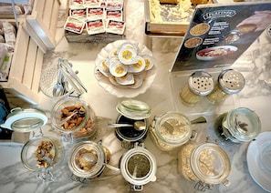 Colazione a buffet inclusa, servita tutte le mattine