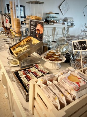 Tägliches inbegriffenes Frühstücksbuffet