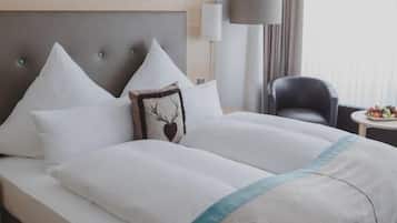 Comfort Double Room | Hypo-allergenic bedding, minibar, in-room safe, desk