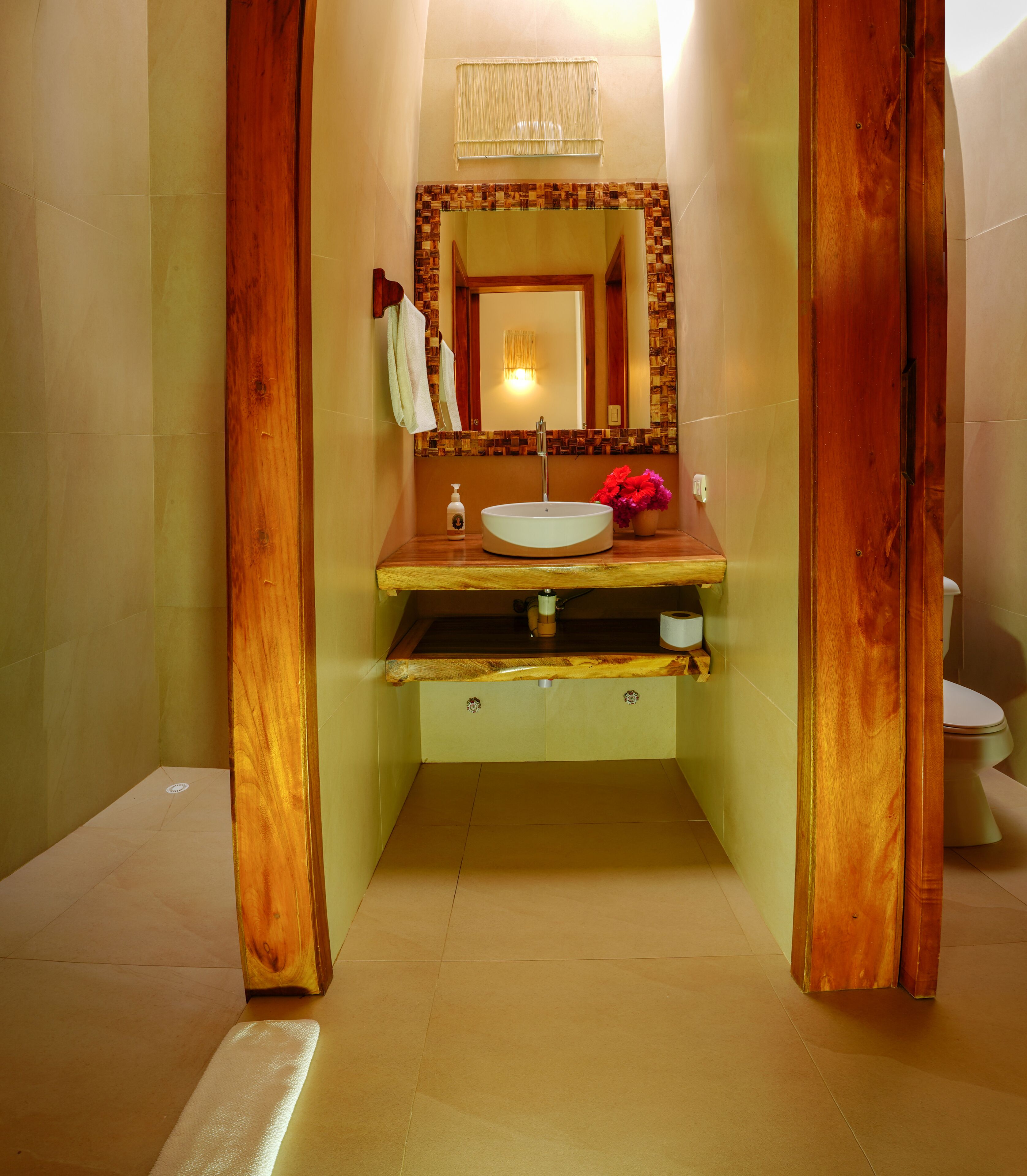 deluxe double room | bathroom | towels