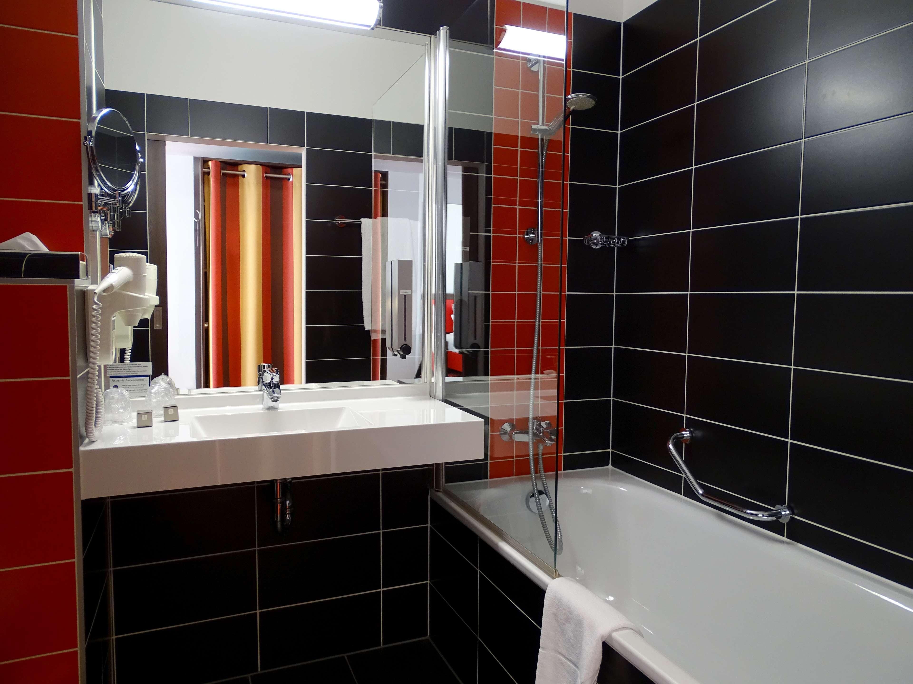 Artículos de tocador gratuitos, secador de pelo, batas, pantuflas