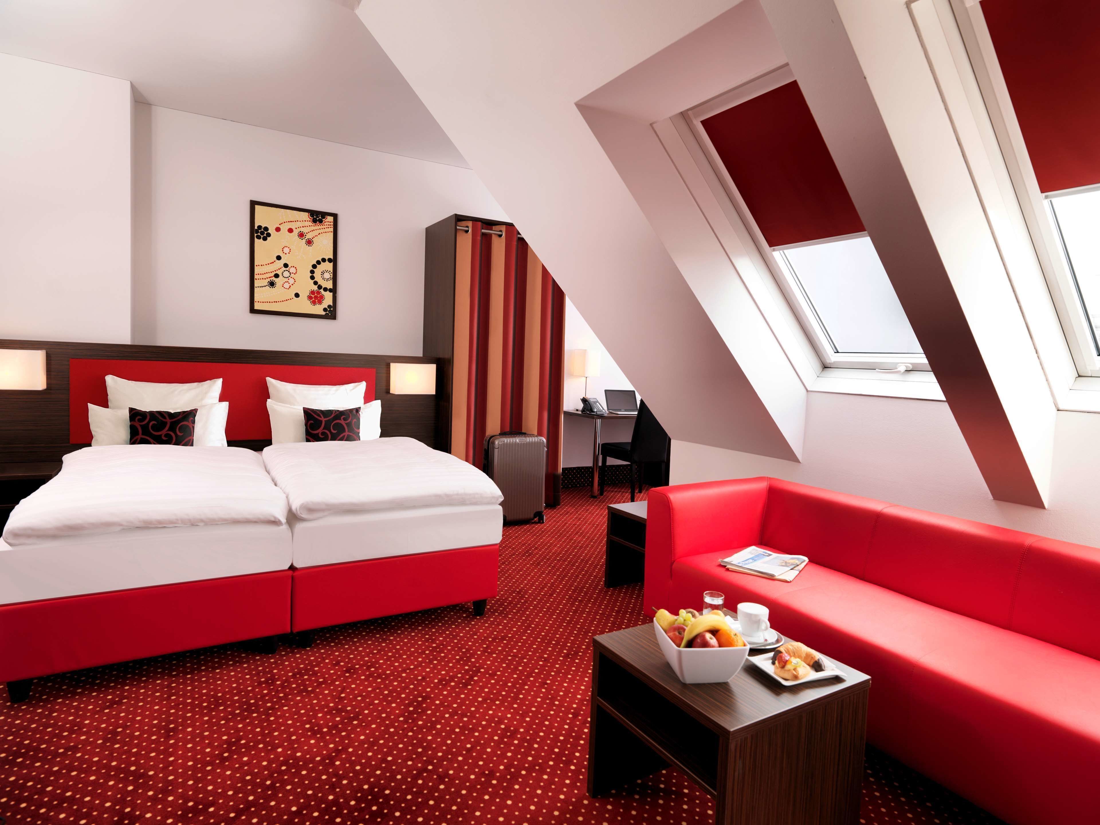 1 bedroom, premium bedding, minibar, in-room safe