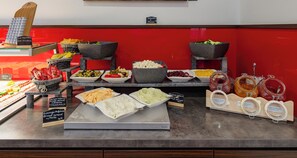 Daily buffet breakfast (EUR 18.00 per person) - PLAZA INN Amedia Wien (Vienna)