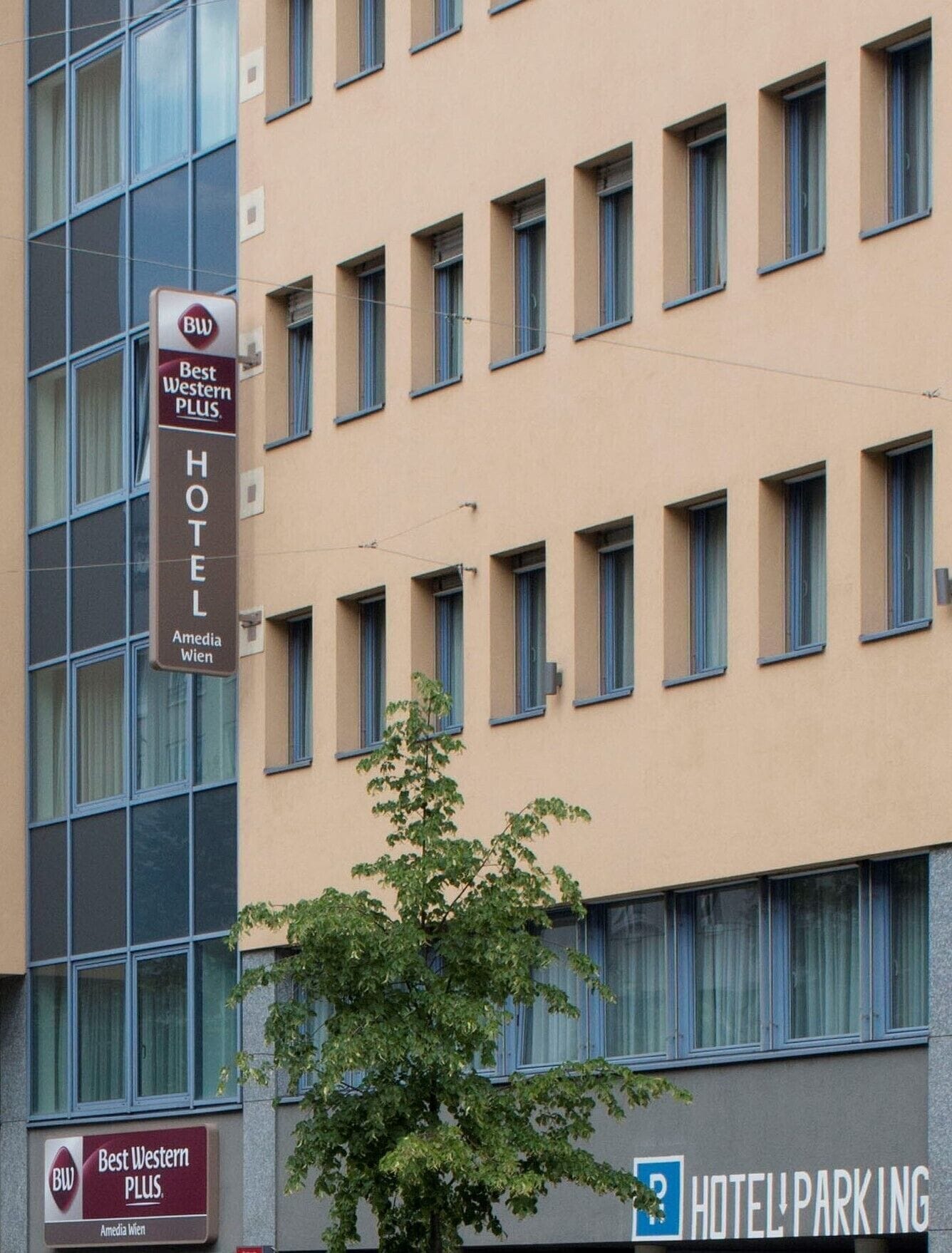 1 bedroom, premium bedding, minibar, in-room safe