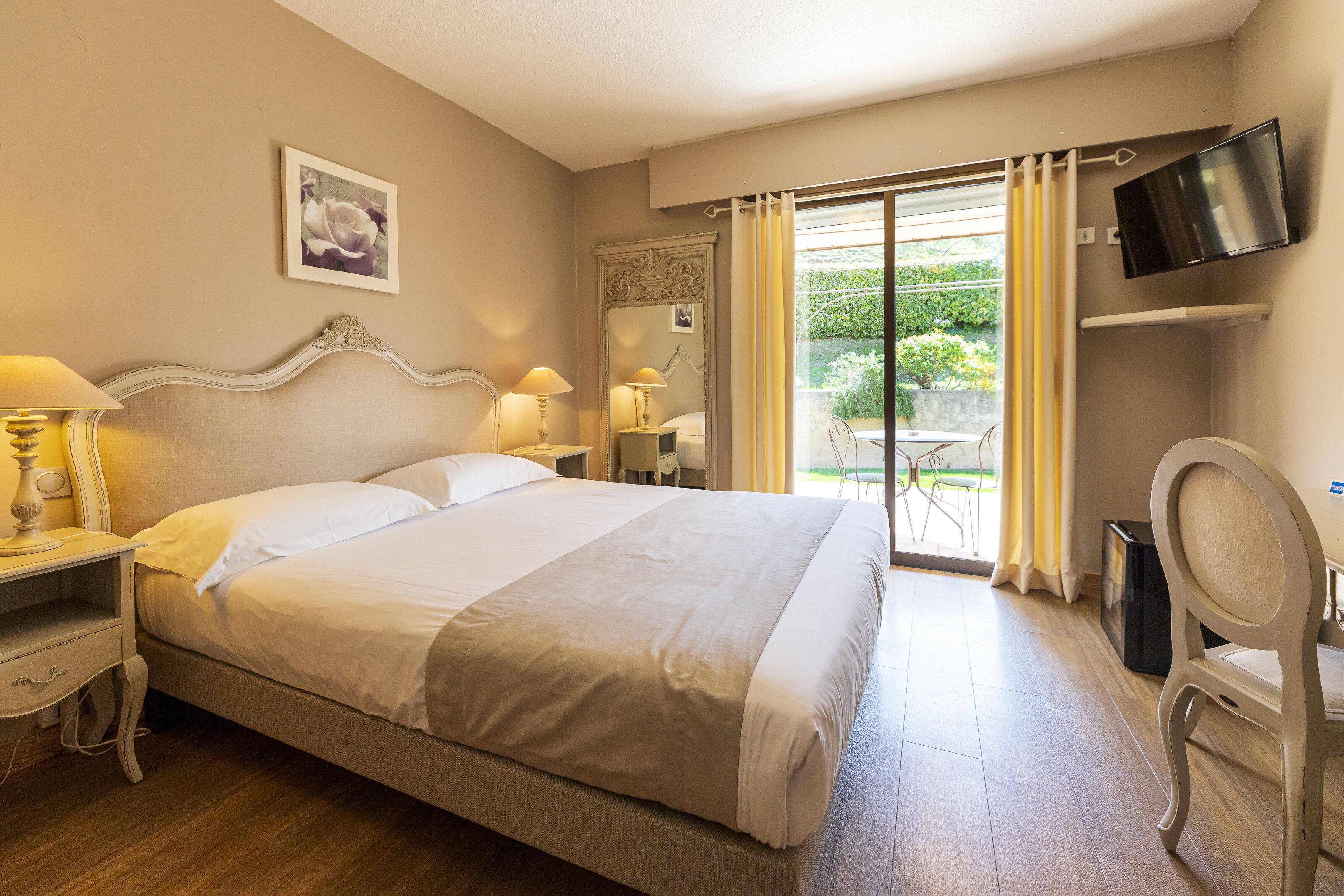 Chambre Double Supérieure Terrasse / Vue Rocher
