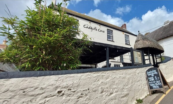 Exterior - Cadgwith Cove Inn (Helston)