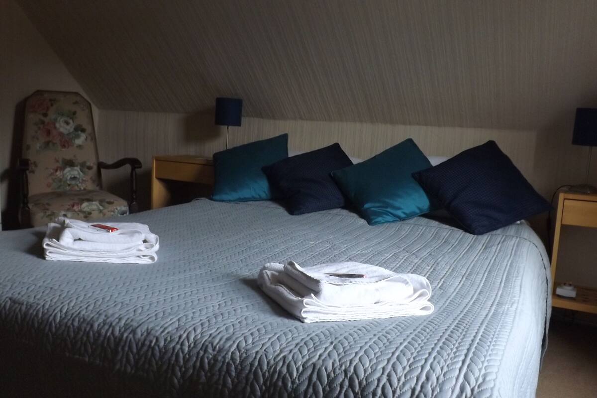双人房 (2nd floor) | 隔音、免费 WiFi、床单