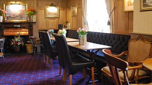Bar (on property) - The Cross Keys Hotel (Milnthorpe)