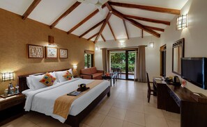 Ropa de cama de alta calidad, cubrecamas y minibar 