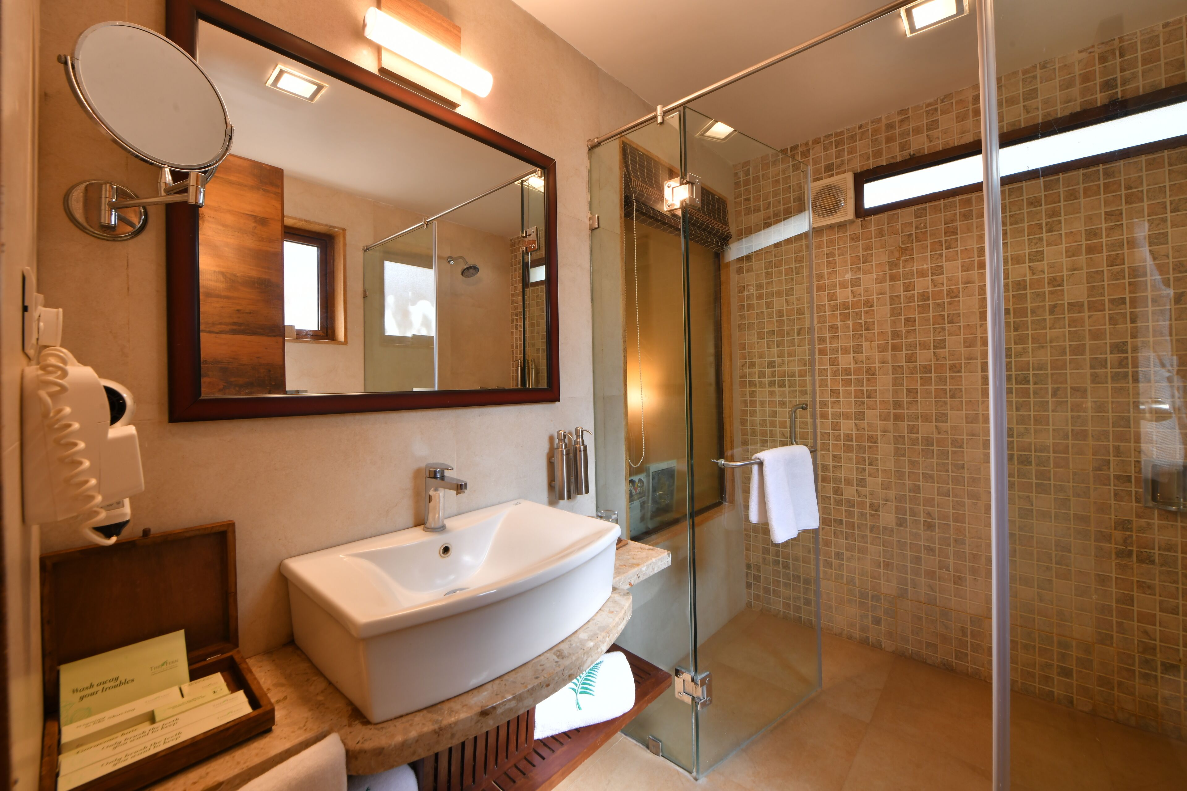 shower, rainfall showerhead, free toiletries, hair dryer