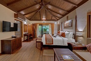 Ropa de cama de alta calidad, cubrecamas y minibar 