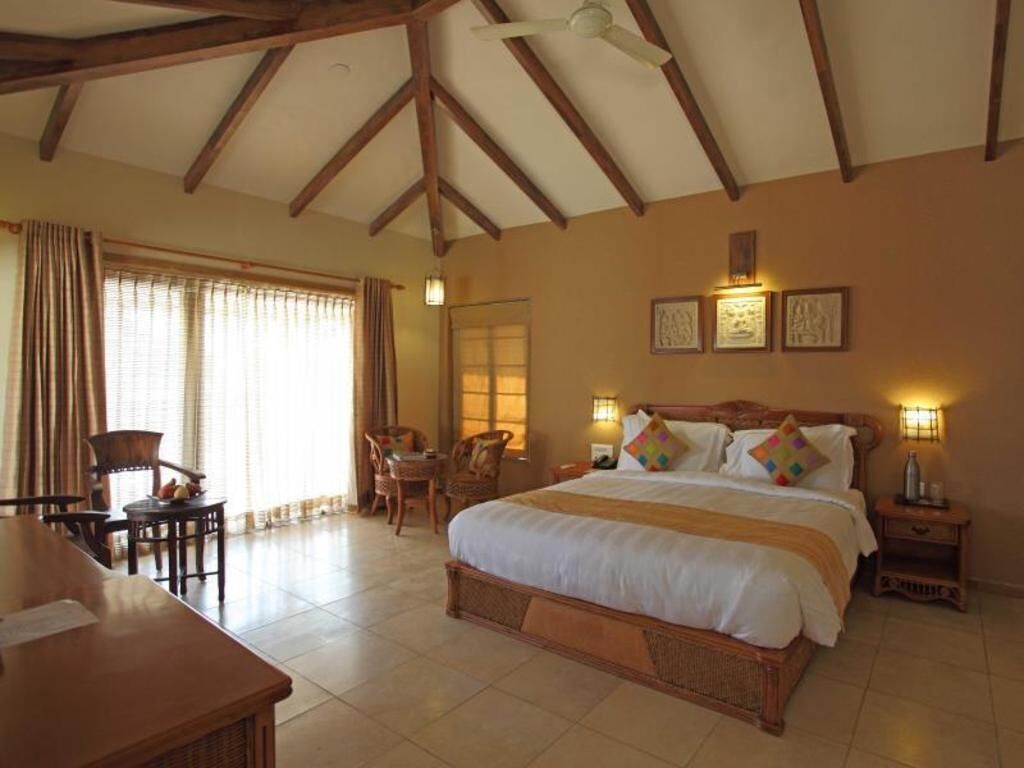 Premium bedding, down duvets, minibar, in-room safe