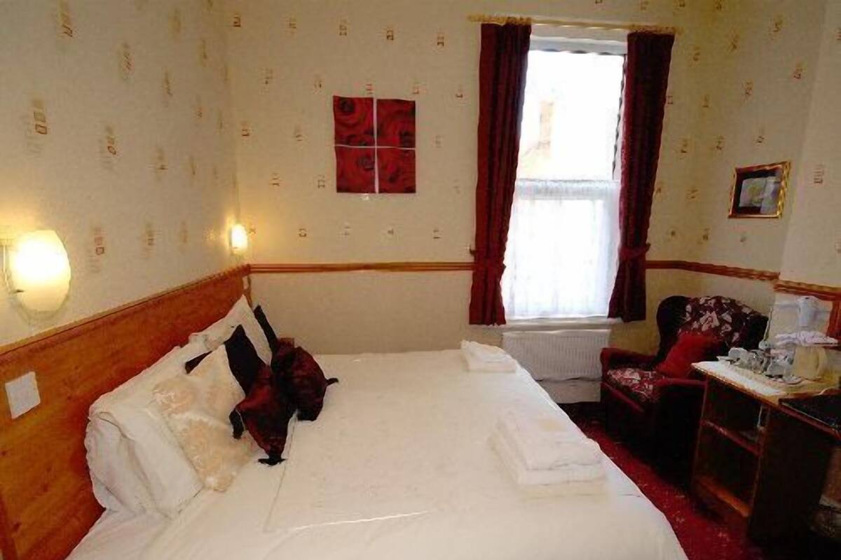 Deluxe Double Room, 1 King Bed, Ensuite (First Floor)